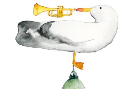 Lokki soittaa trumpettia kirkon tornissa