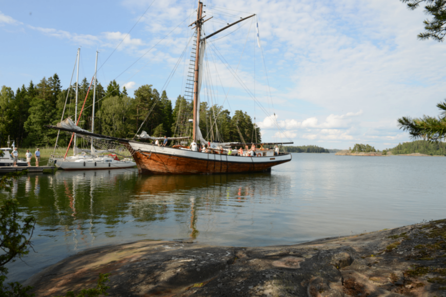 Alexandra purjelaiva rannassa
